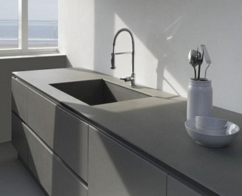 Кухонная столешница из керамогранита шириной более 60 см (толщиной от 13 до 20 мм)